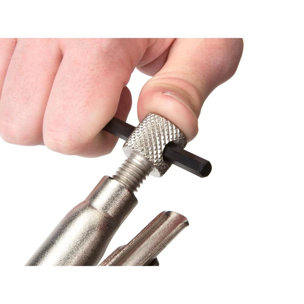 TEKTON Straight, Curved, Long Nose Locking Pliers Set (6-Piece) 3 TEKTON Straight, Curved, Long Nose Locking Pliers Set (6-Piece) - Image 3